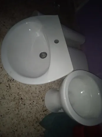 lavabo et cuvette WC jamais utilisé