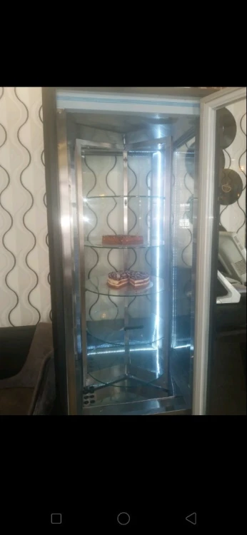 Vitrine pâtisserie rotative