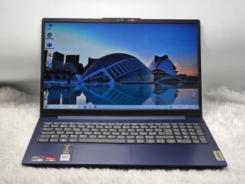 LENOVO IDEAPAD SLIM 3 / RYZEN 5 7520U / 8GO DDR5 / 512GO SSD / 15" FHD