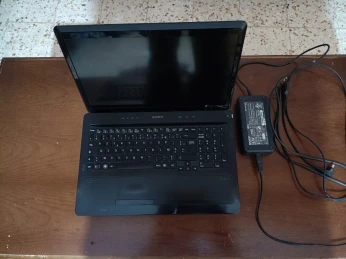 SONY VAIO/ VPC-F24P1E/ Windows Original/ CPU Intel Core i7-2670QM à 2,2 GHZ/ RAM 8 Go/ GPU NVIDIA 2 Go/ HDD 640 Go/ 16,4" FHD