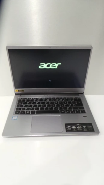 đ„đ„Acer SWIFT Intel 8th Gen I5 8265U @1.8GHz - 8GB RAM - 512GB SSD - Intel UHD Graphics 620đ„đ„đ„