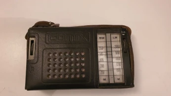 Petite radio Transistor COMIX Neywa-401 made in USSR avec étui