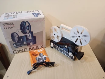 Projecteur vintage Super 8 CINE MAX K5 dans sa boite
