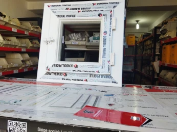 fenêtre vasistas en pvc blanc