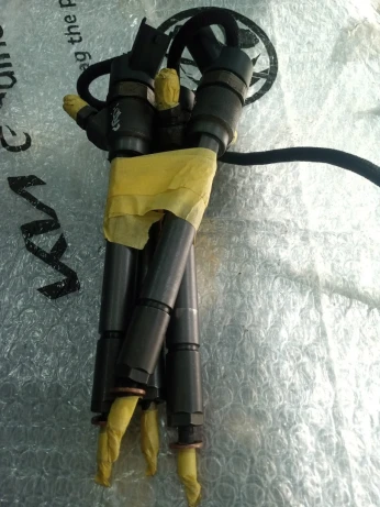 4 iNJECTEUR BOSCH HYUNDAi KIA 2-0 CRDI