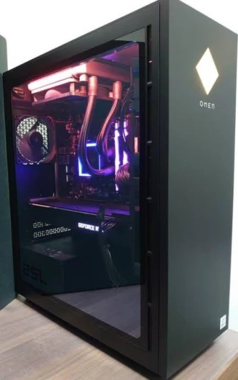 Hp omen 25L i7 11 eme RTX 3070