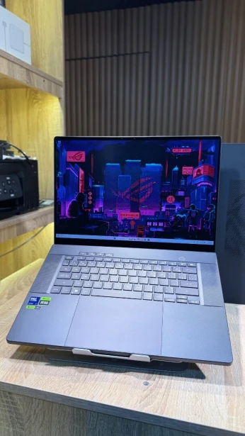 ASUS ROG Zephyrus G16 Intel Core Ultra 7 155H  16" WQXGA 16 Go 512 Go SSD NVIDIA GeForce RTX 4060