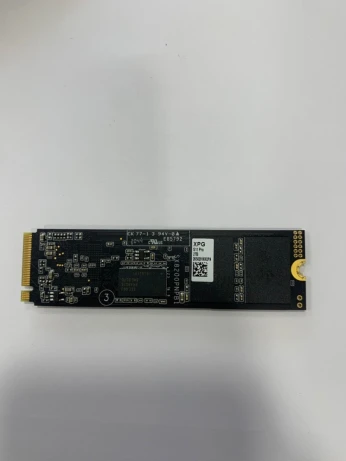 Disque dur SSD NVMe 2 To (2000 Go) de la marque XPG S11 Pro peu utilisé