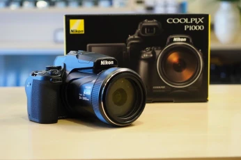 NIKON COOLPIX P1000 - 16 MP - ZOOM OPTIQUE 125X - VIDÉO 4K UHD/30P - HDMI - USB