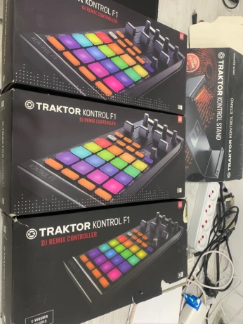 Native instrument Traktor F1