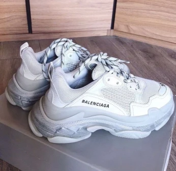 Balenciaga triple s