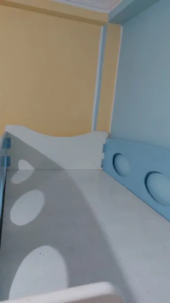 سرير للأطفال بطابقين