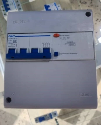 disjoncteur de bronchement homologuer 4 pole 40A 380 CHINT