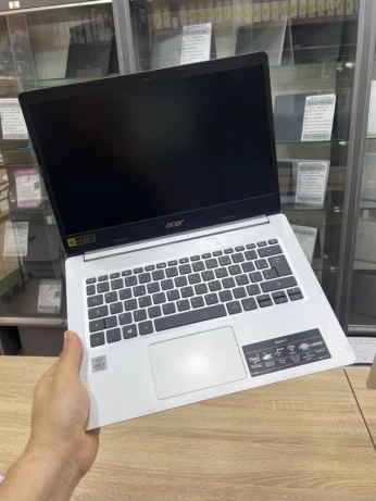 Acer aspire 5 i7-10510U 1.80Ghz/256ssd/8ddr4/14 pouce FHD/Intel UHD Graphique