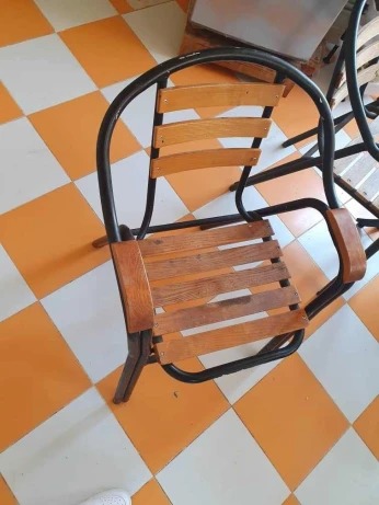 CHAISE