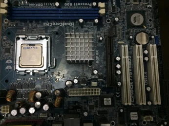 Carte mère asrock 775vm800+ cpu intel pentium 4 + accessoires