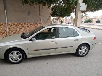 Renault Laguna 2 2002 Initial