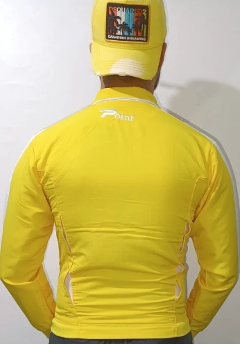 Survêtement et casquette dsquared بسعر 250 الف