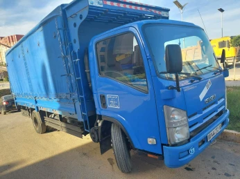 Isuzu Np 2013