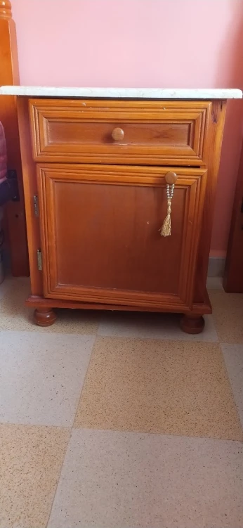 2 Lit fer forgé avec 2 tables de nuit