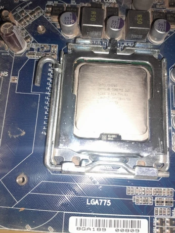 Carte mere ddr2 + core 2 duo e6300