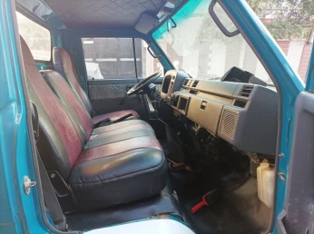 Daihatsu daihatsu delta a benne 2009