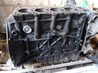 Demi moteur mersedes sprinter 611