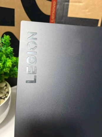 LENOVO LEGION 5 SLIM/I7-13700H 5.5ghz/16 gb ddr5/512 SSD/ NVIDIA RTX 4060 8GB/16.1 pouce 2k 165HZ