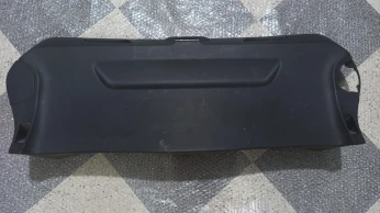 Garniture porte arrière (la malle ) clio 4