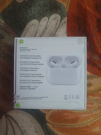 AirPods pro 2 eme generation avec boitie de charge magsafe