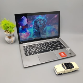 TOSHIBA Kira i7-4500u 4eme 8GB 256GB SSD M.2 écran 13.3" 2K UHD TACTILE -AFFAIRE-