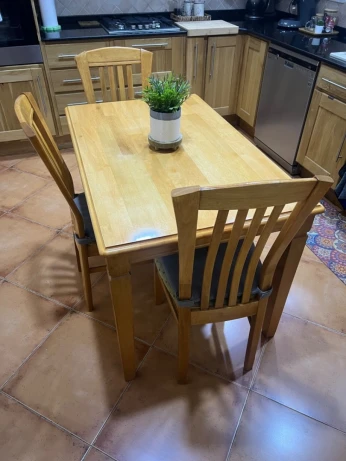 Table de cuisine en hêtre de Malaisie