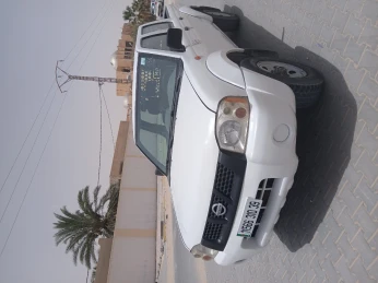 Nissan Note 2010 هربودي 4x4