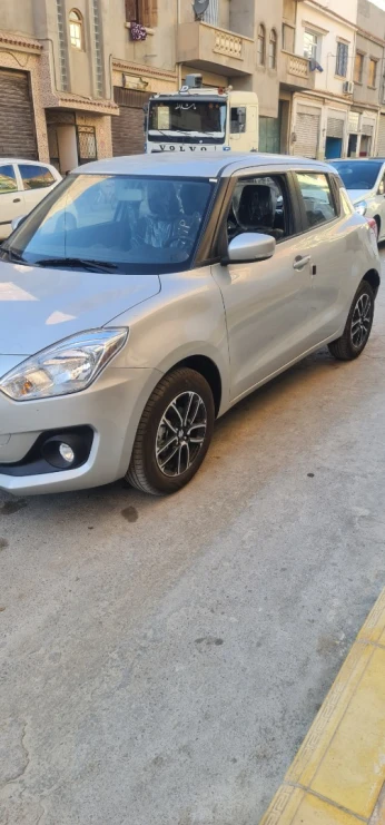 Suzuki Swift 2023 Glx