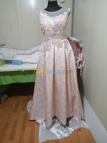 robe soirée en brocard et tulle perlé + pochette argentée offerte