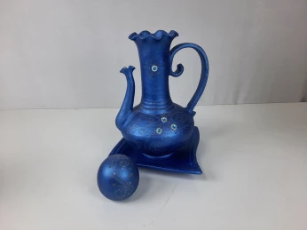 جرة تزيين من الفخار بتصميم عصري و أنيق Carafe Décorative En Argile Avec Un Beau Design Modern