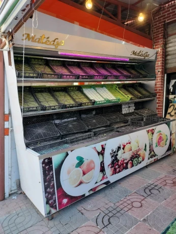 طاولات عرض سلع للبيع