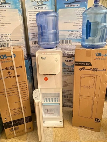 Distributeur d eau géant