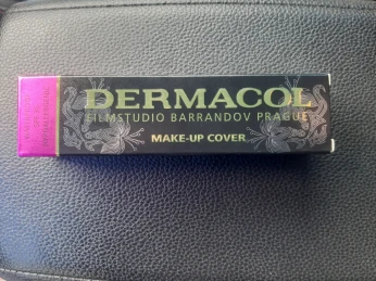 Font de teint dermacol 208 207