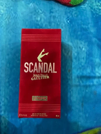 Parfum scandale original jamais utilisé