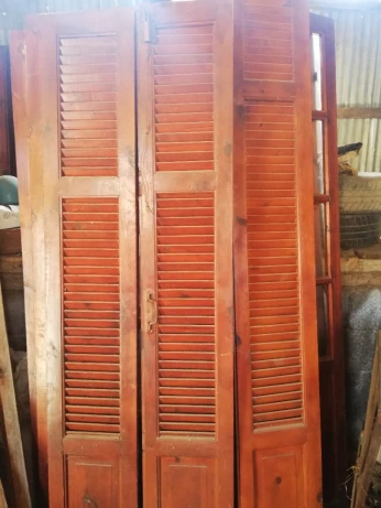 je mets en vente des portes fenêtres et des fenêtres
