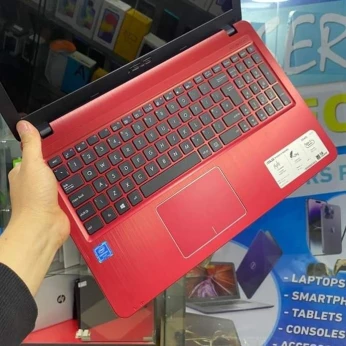 Asus X540s Intel Celeron N3350 (cache 2 Mo, jusqu'à 2,40 GHz)