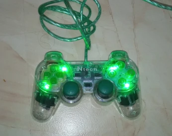 MANETTE GAMING CABLE USB POUR PC TV