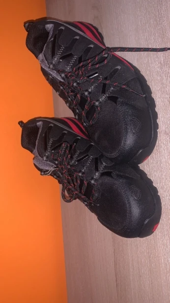 Chaussures de montagne et tout terrain