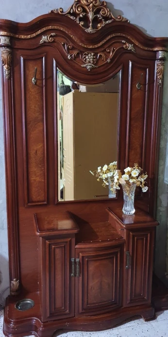 Porte chaussures , table basse, table gigogne.