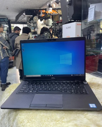 Dell Latitude 5300 i5 8 Gen 16 Gb ram 512 Gb ssd ecran 13 Pouce FHD etat 10/10 prix choque
