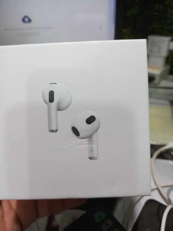 AirPods (3 Génération) Avec Boîtier De Charge MagSafe