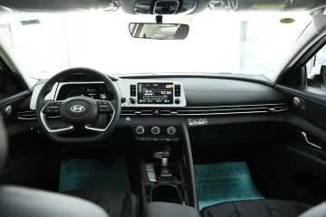 Hyundai Elantra 2025 15