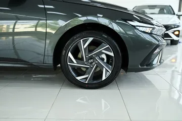 Hyundai Elantra 2025 25