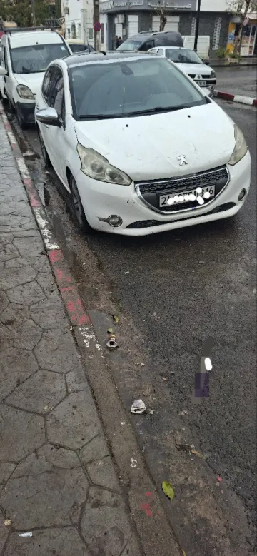 Peugeot 208 2013 Allure 7